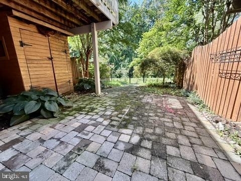 832 Stonehurst Court - Photo 14