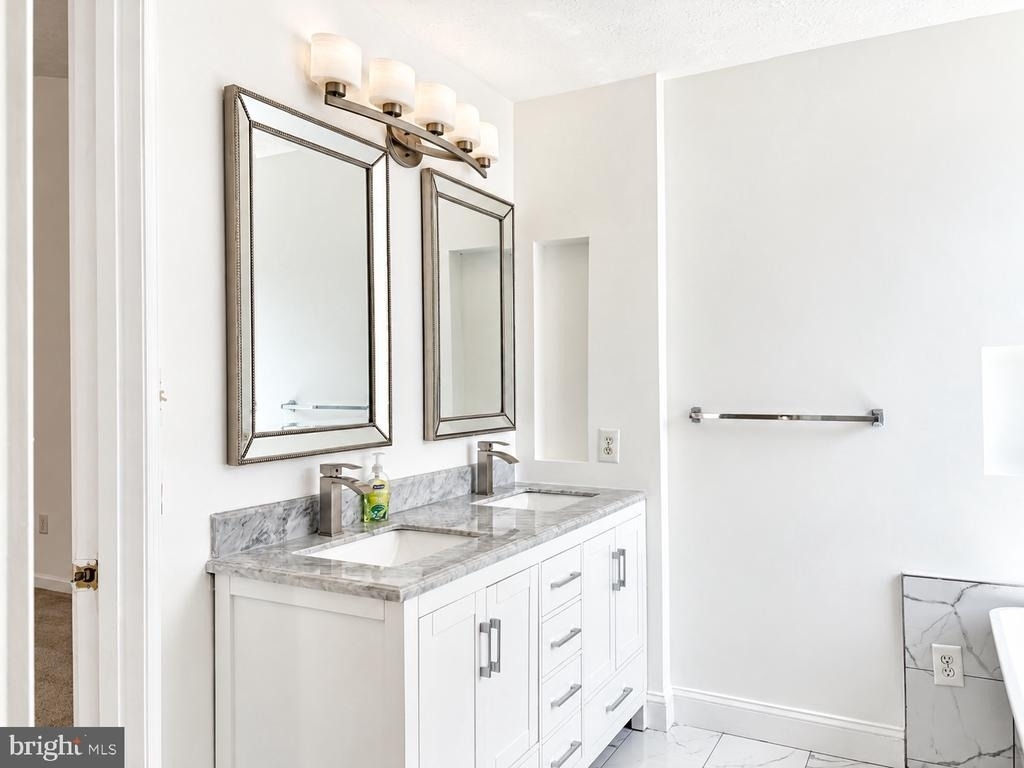 8720 Thornbrook Drive - Photo 19