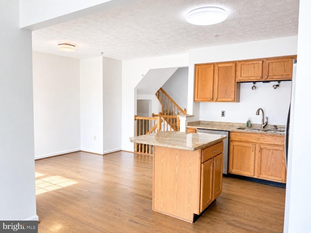 8720 Thornbrook Drive - Photo 7