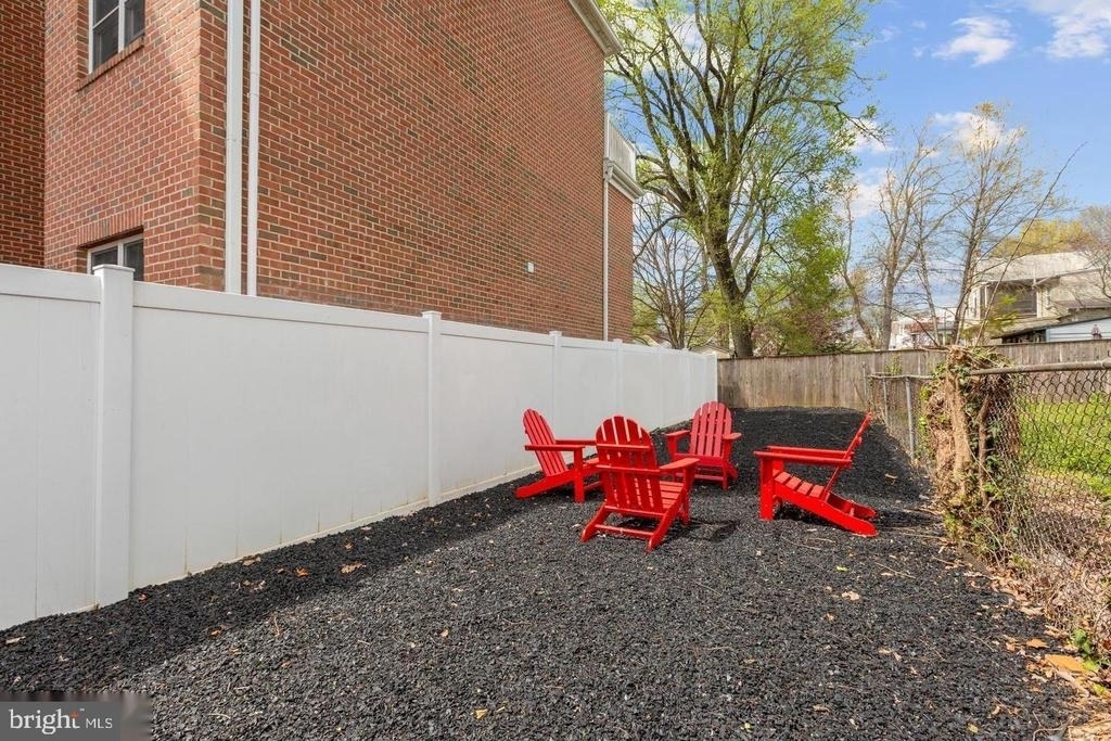 220 West Street - Photo 26