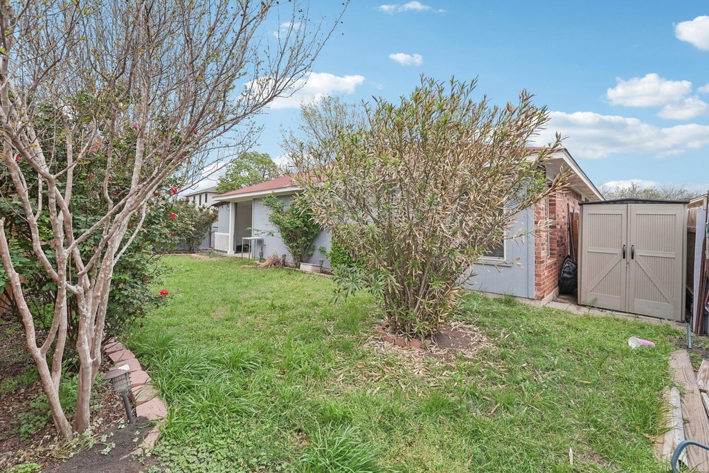 1724 Darjeeling Dr - Photo 20