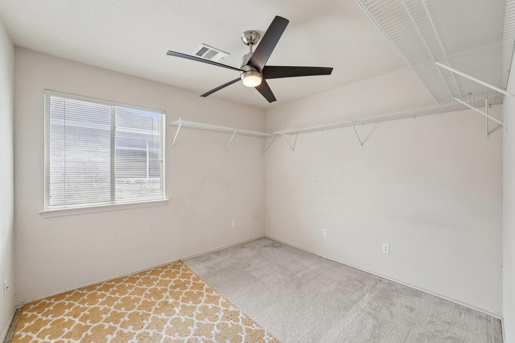 1724 Darjeeling Dr - Photo 12