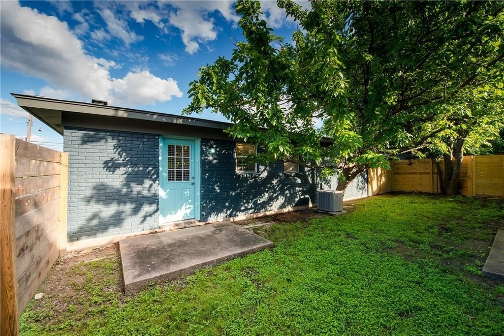 1600 Parker Ln - Photo 21