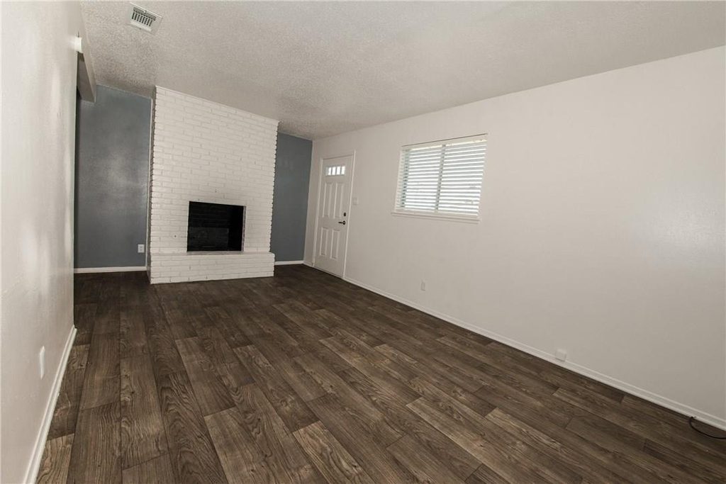 1600 Parker Ln - Photo 12