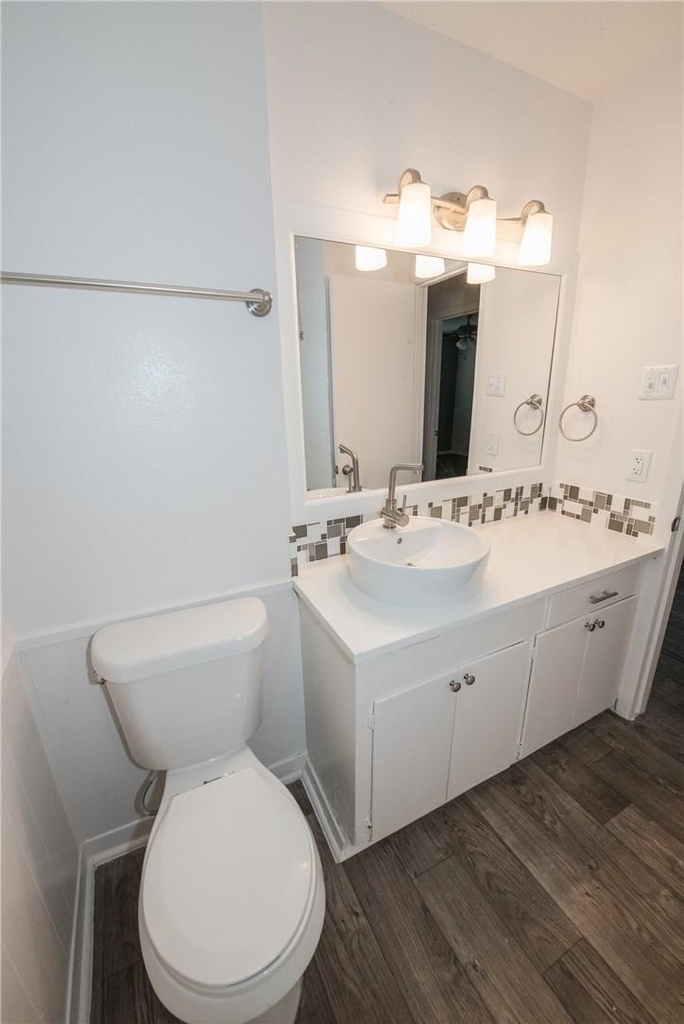 1600 Parker Ln - Photo 14