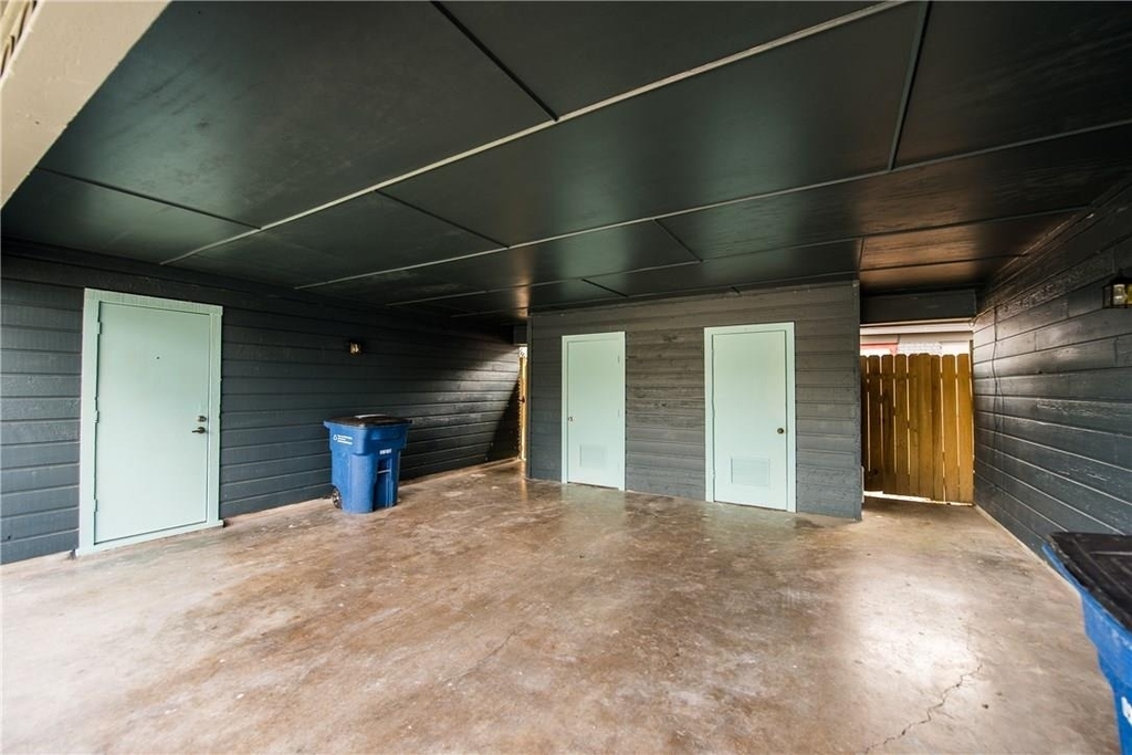 1600 Parker Ln - Photo 22