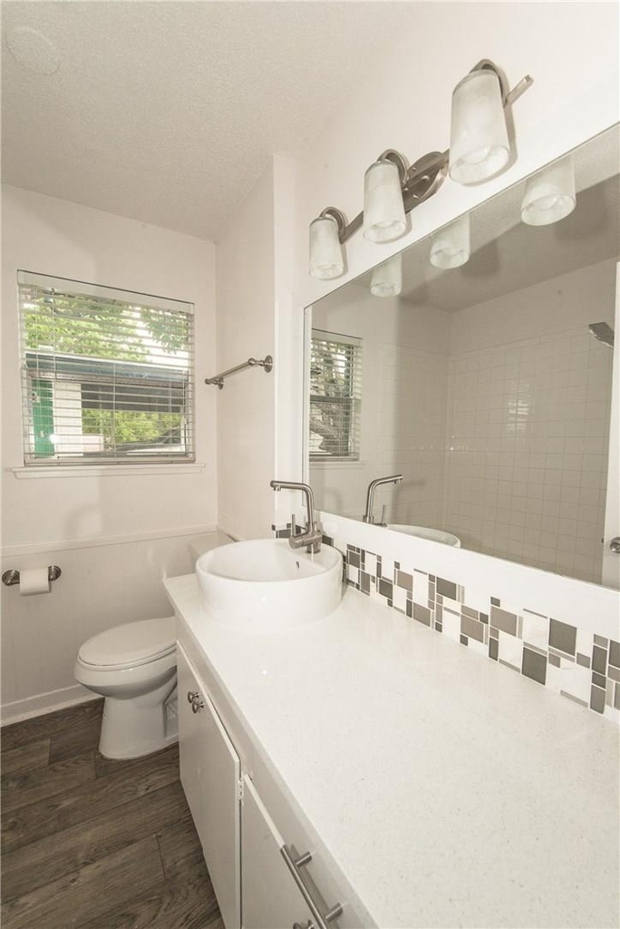 1600 Parker Ln - Photo 13