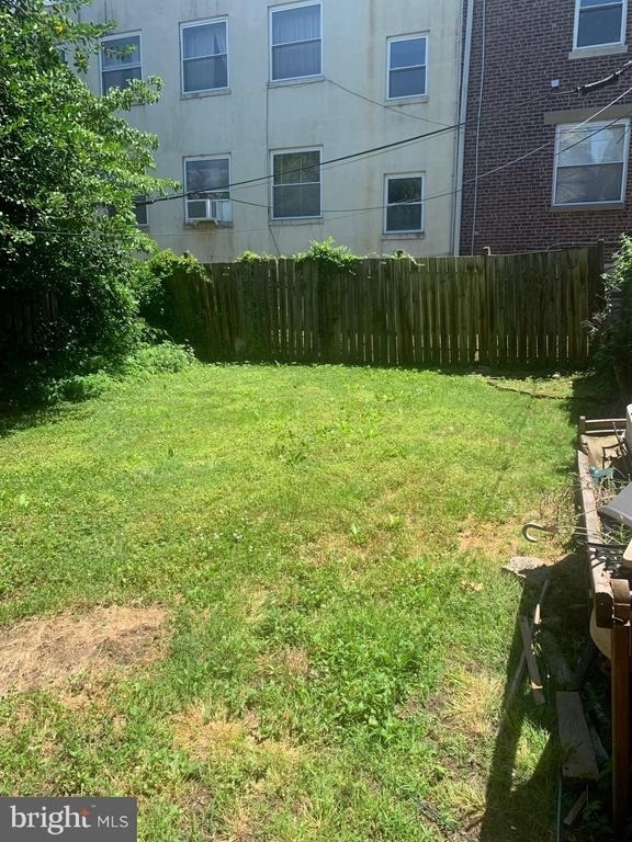 1304 N Clayton Street - Photo 10