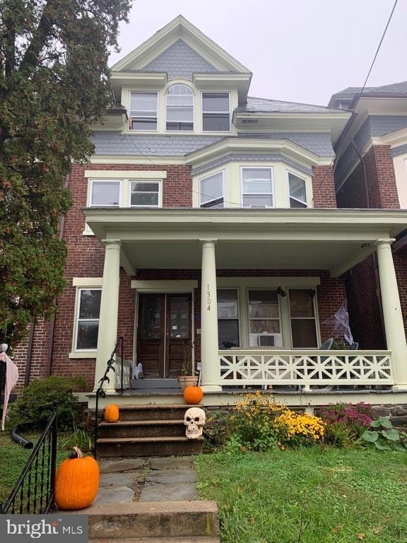 1304 N Clayton Street - Photo 0