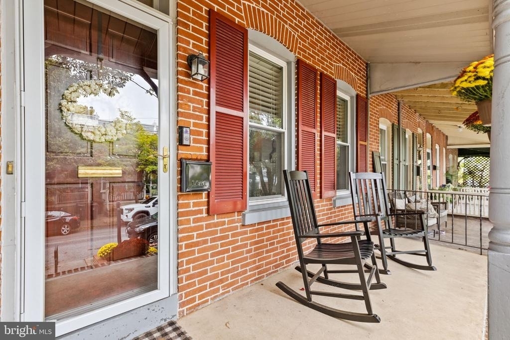 1718 13th Street - Photo 2