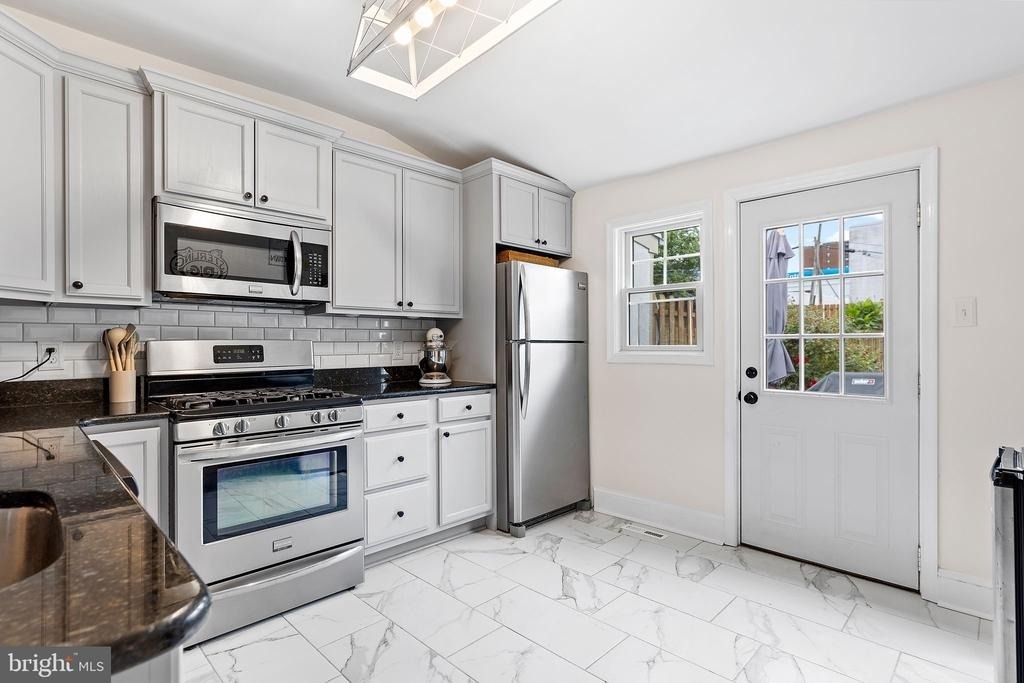1718 13th Street - Photo 12