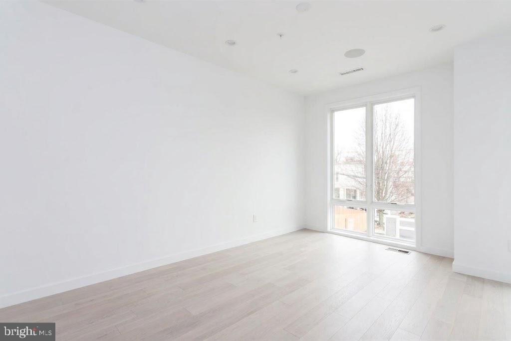 3527 14th Street Nw - Photo 4