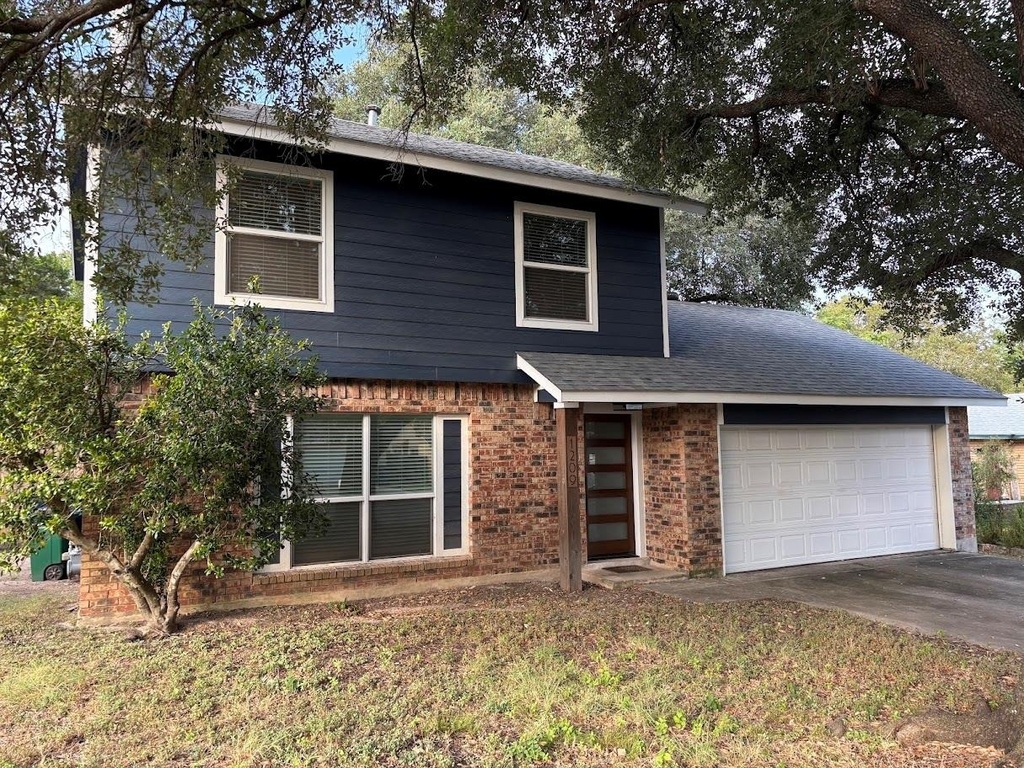 1209 S Trace Dr - Photo 0