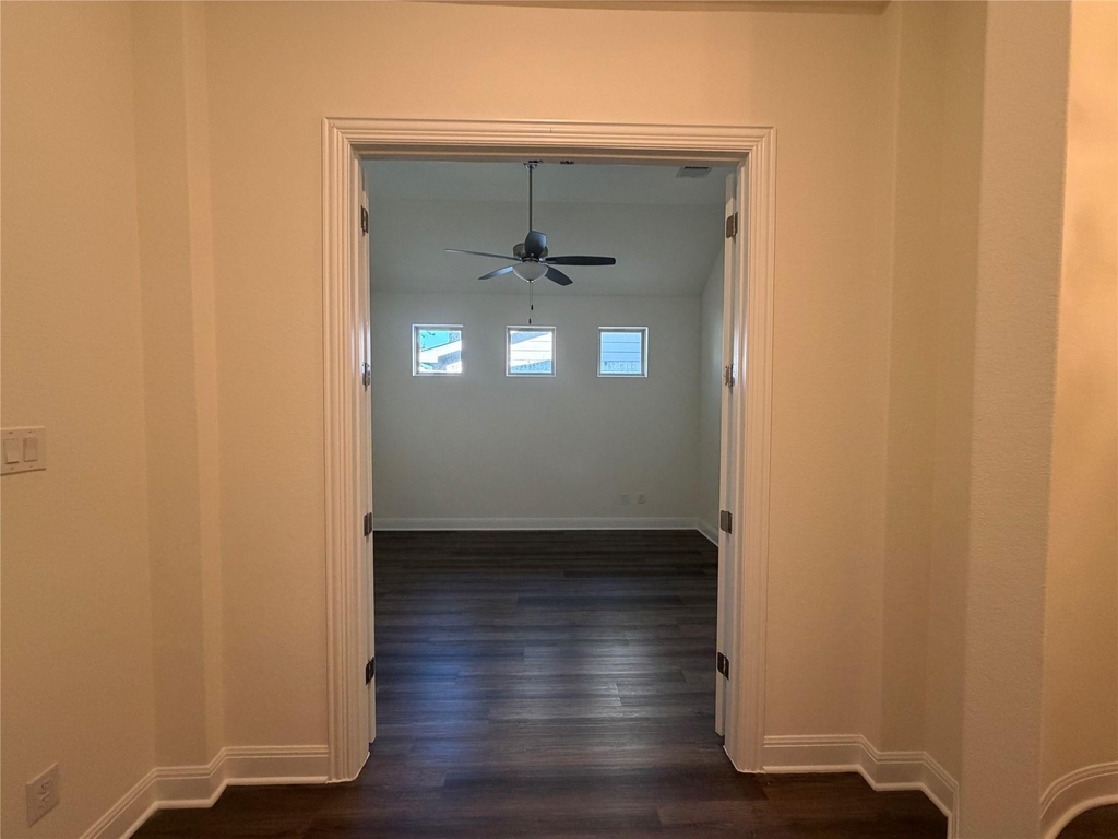 1504 Sibley Way - Photo 3