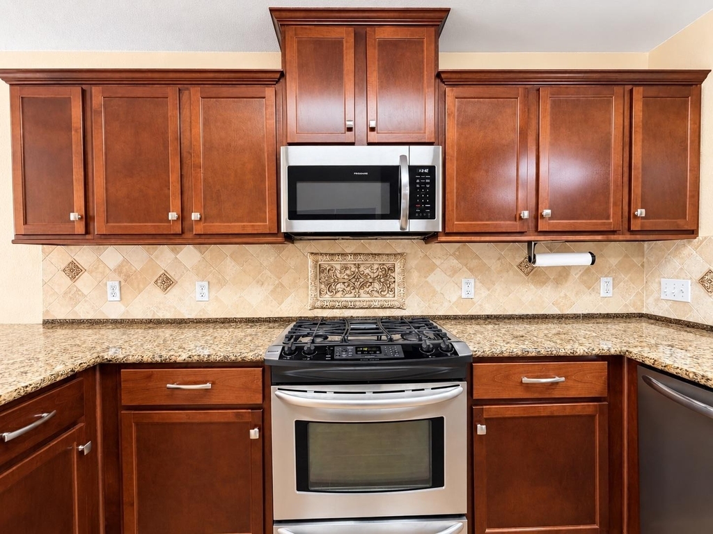 807 Hilltop Dr - Photo 9