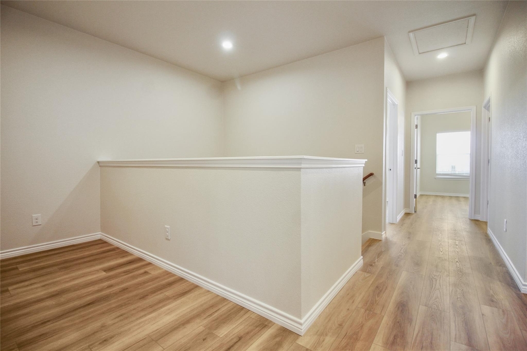 511 Whirlaway Dr - Photo 12