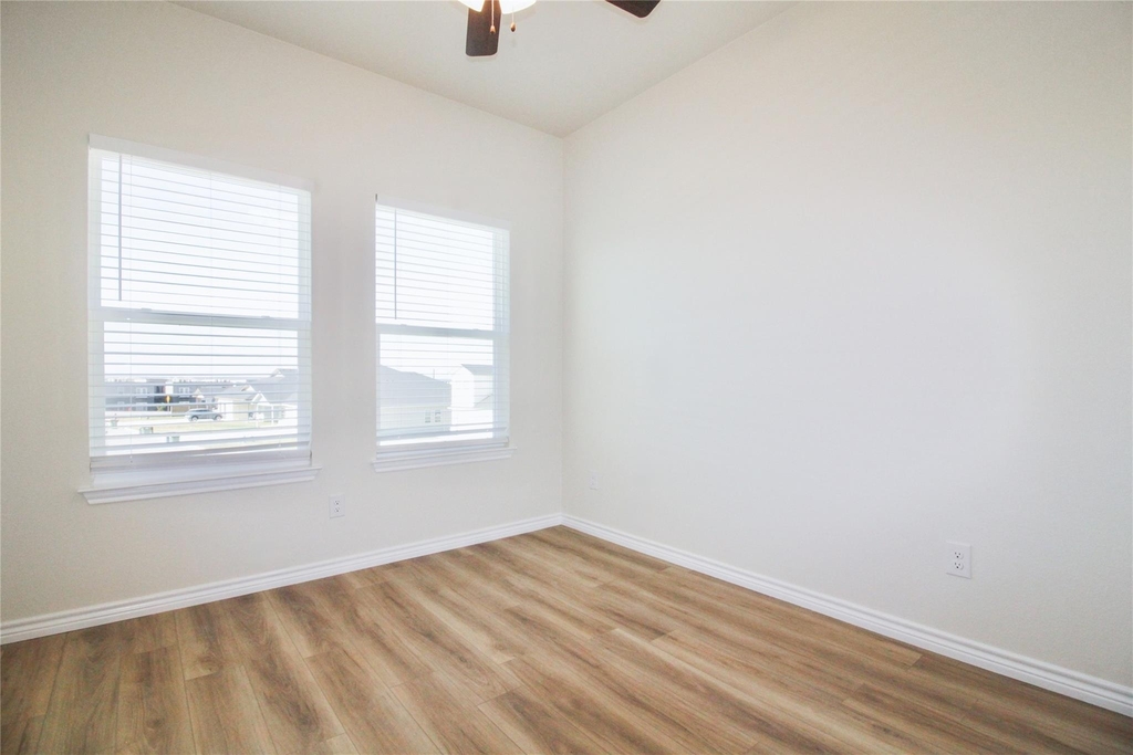 511 Whirlaway Dr - Photo 25