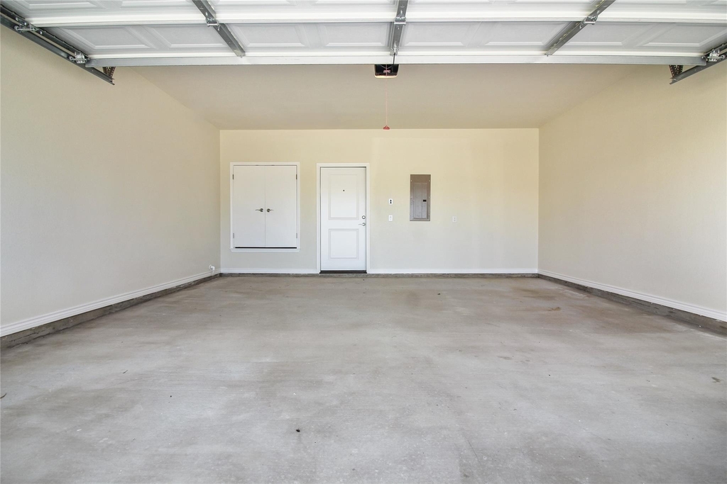 511 Whirlaway Dr - Photo 1