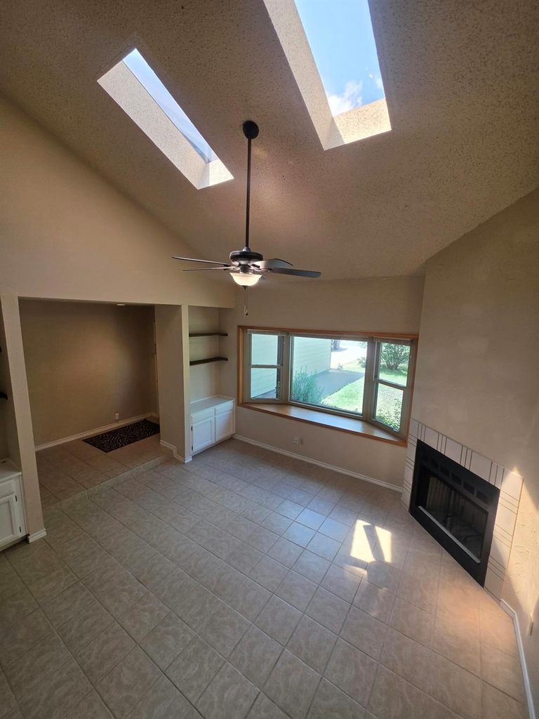 5503 Thunderbird St - Photo 2