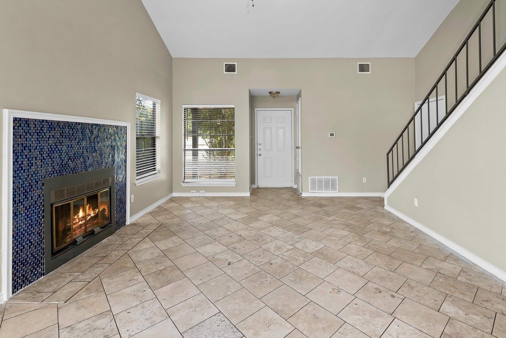 2304 Klattenhoff Dr - Photo 4