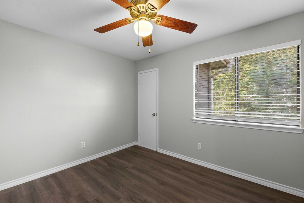 2304 Klattenhoff Dr - Photo 13