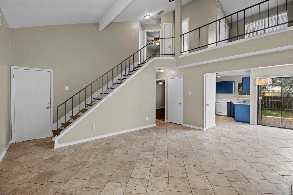 2304 Klattenhoff Dr - Photo 2