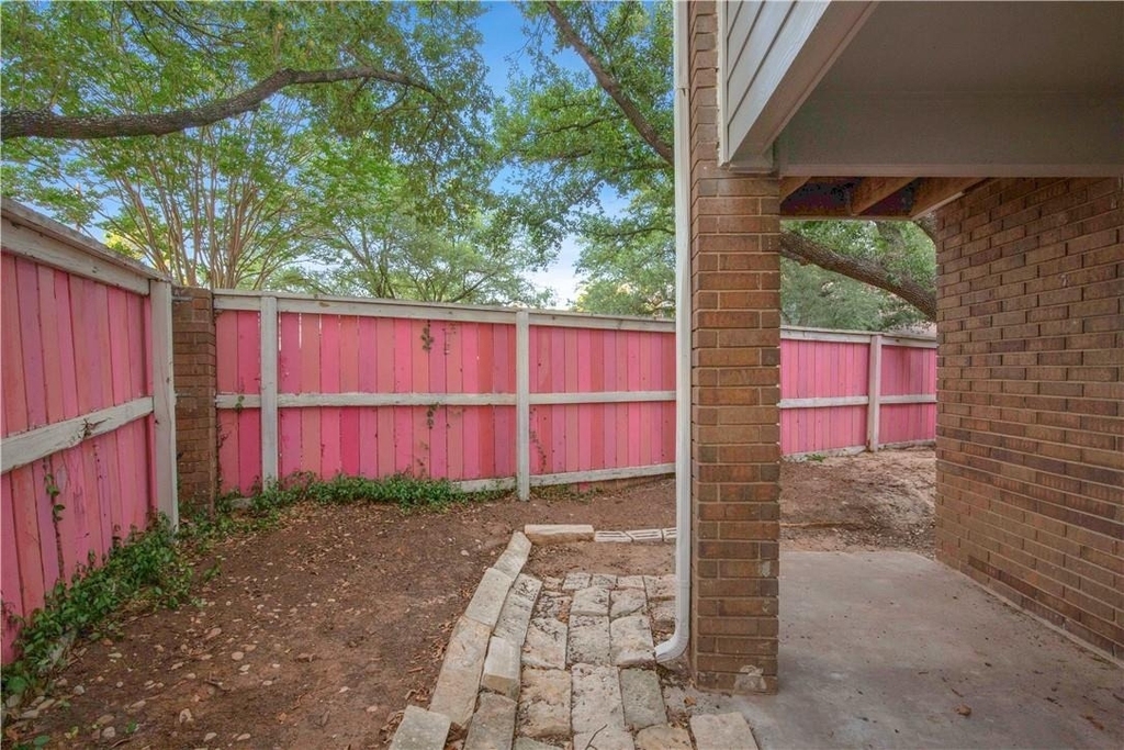 7635 Guadalupe St - Photo 23
