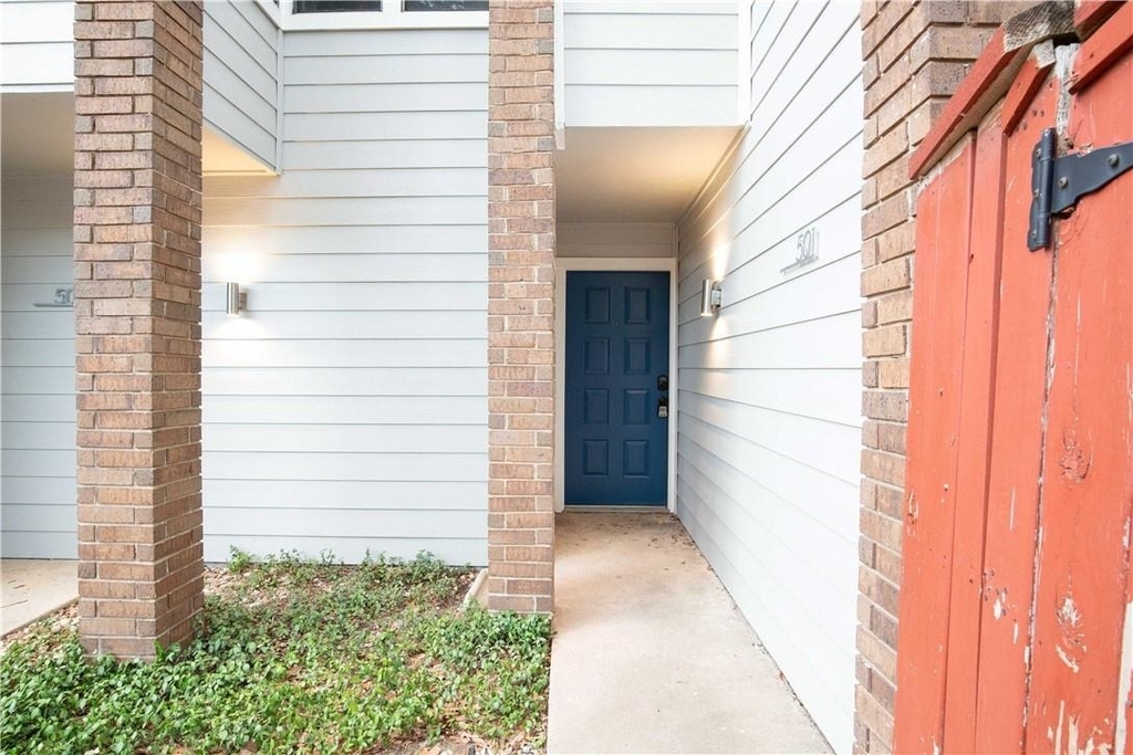 7635 Guadalupe St - Photo 24