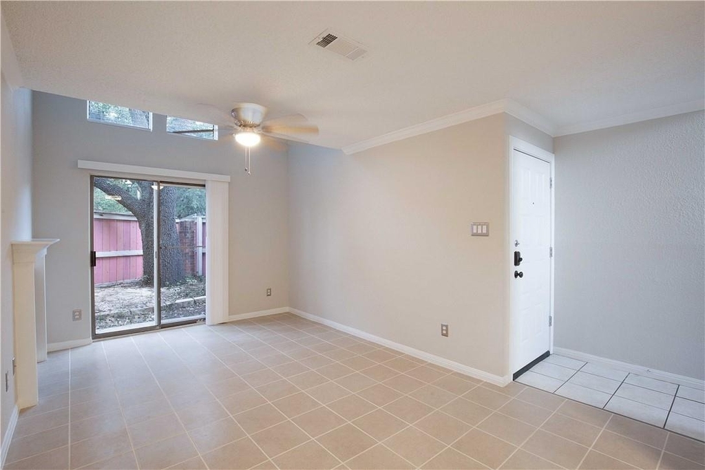 7635 Guadalupe St - Photo 3