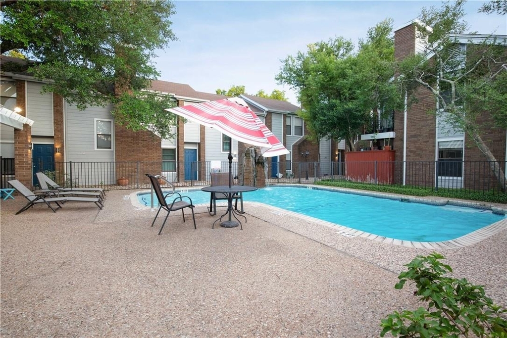 7635 Guadalupe St - Photo 31