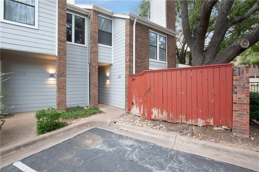 7635 Guadalupe St - Photo 25