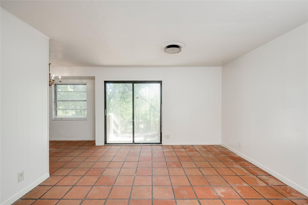 2900 Northeast Dr - Photo 7