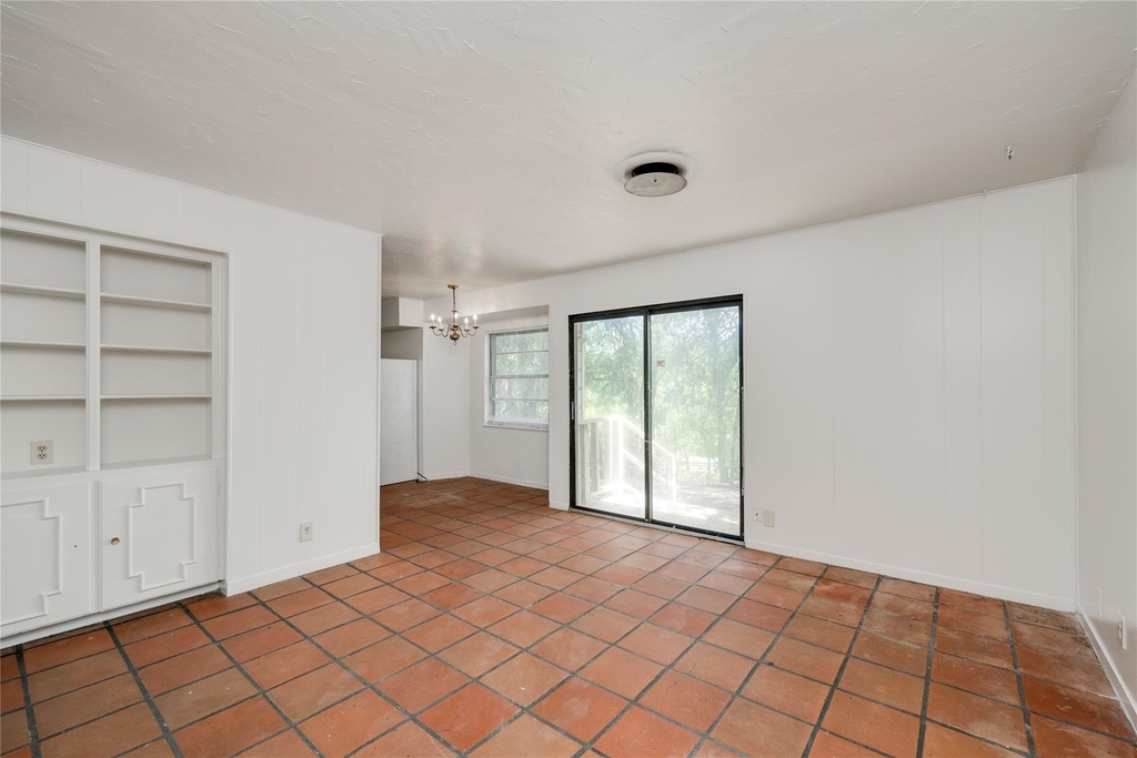 2900 Northeast Dr - Photo 6