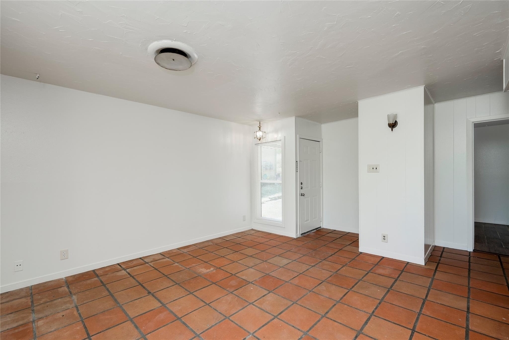 2900 Northeast Dr - Photo 9