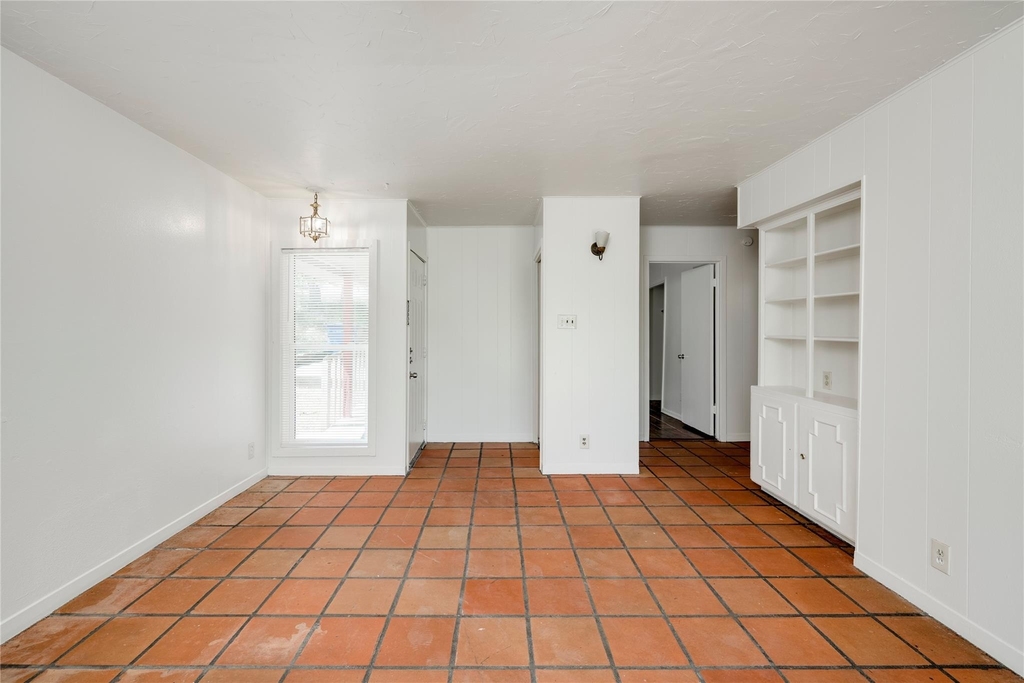 2900 Northeast Dr - Photo 10