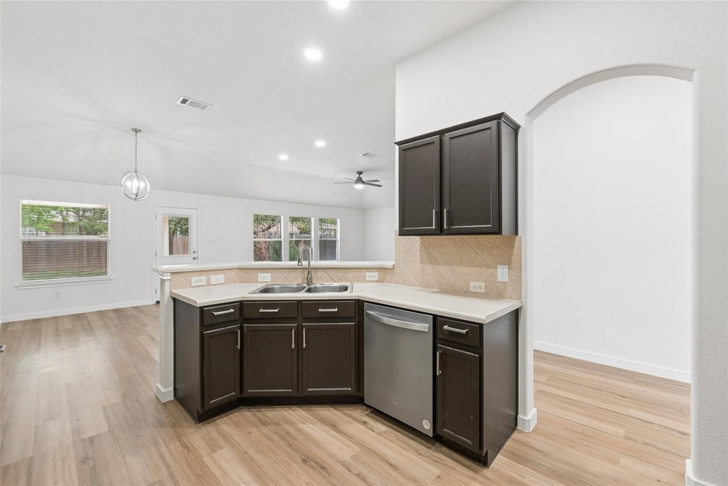 1506 Cosmos Way - Photo 16