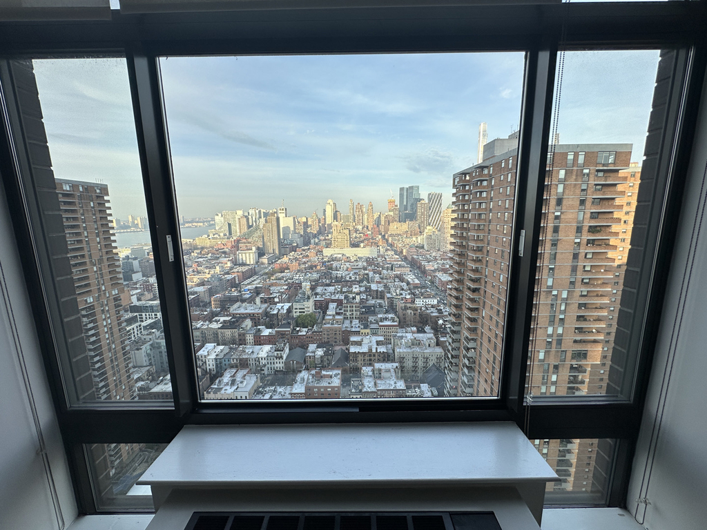 420 West 42nd Street - Photo 8