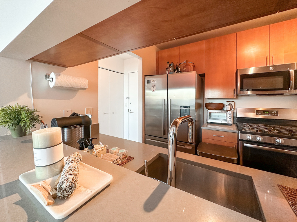 420 West 42nd Street - Photo 1