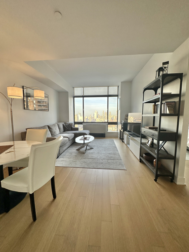 420 West 42nd Street - Photo 2