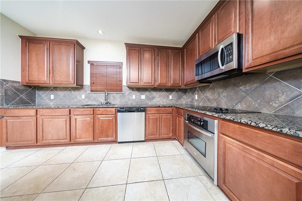 413 Kissing Oak Dr - Photo 1