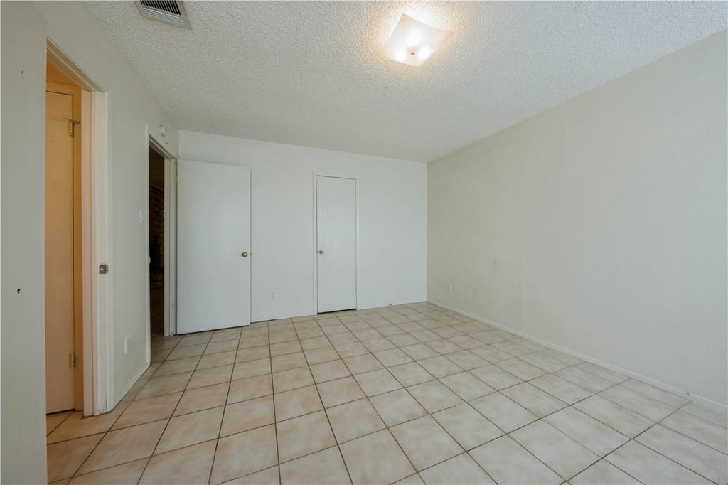 8810 Piney Point Dr - Photo 14