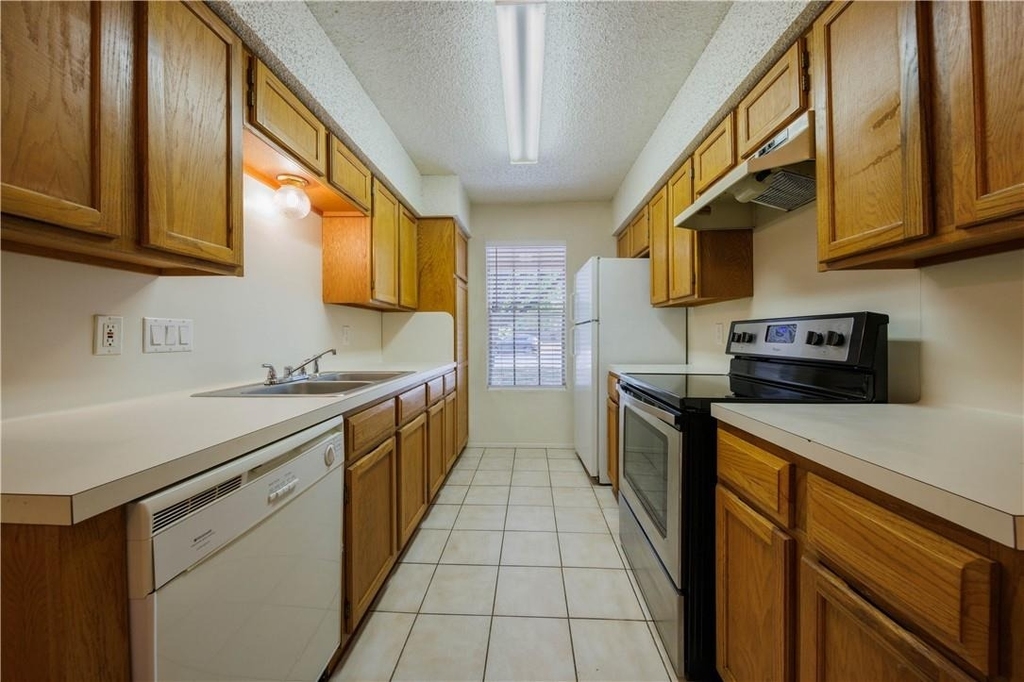 8810 Piney Point Dr - Photo 8