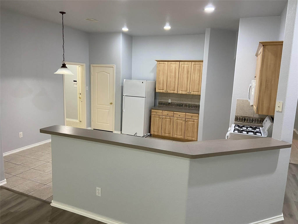 2313 Lou John St - Photo 2