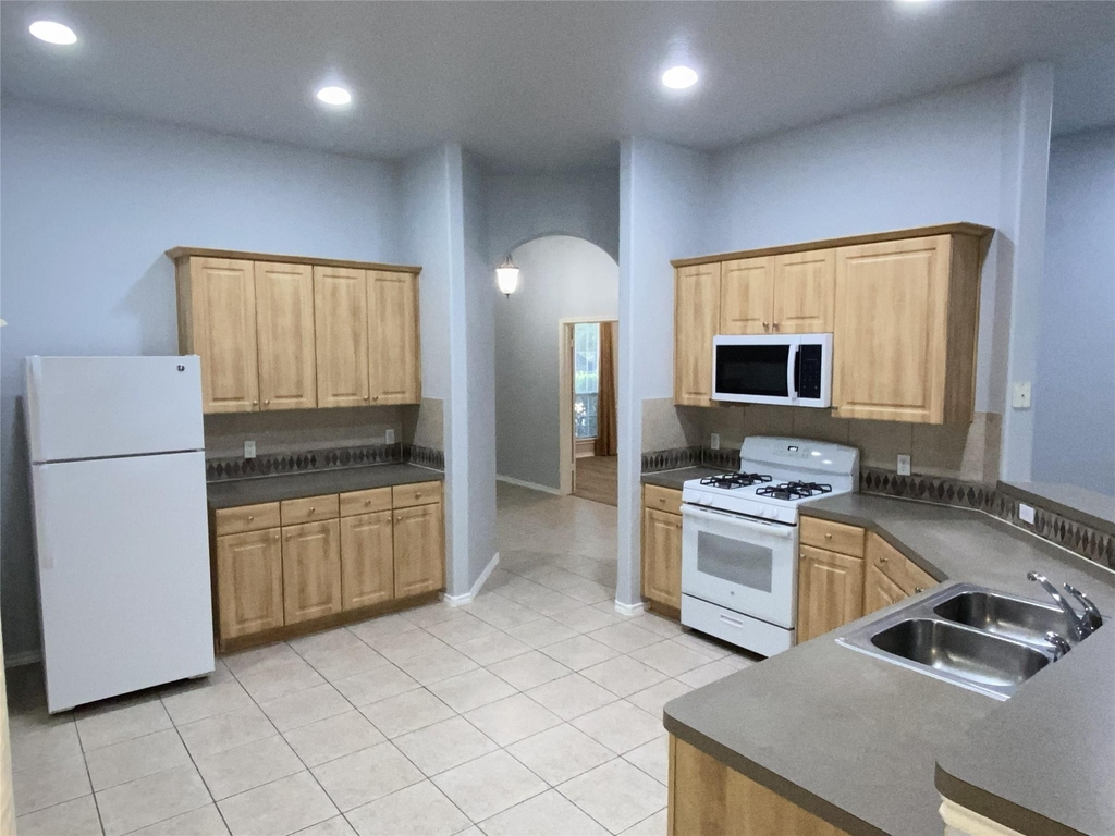 2313 Lou John St - Photo 5