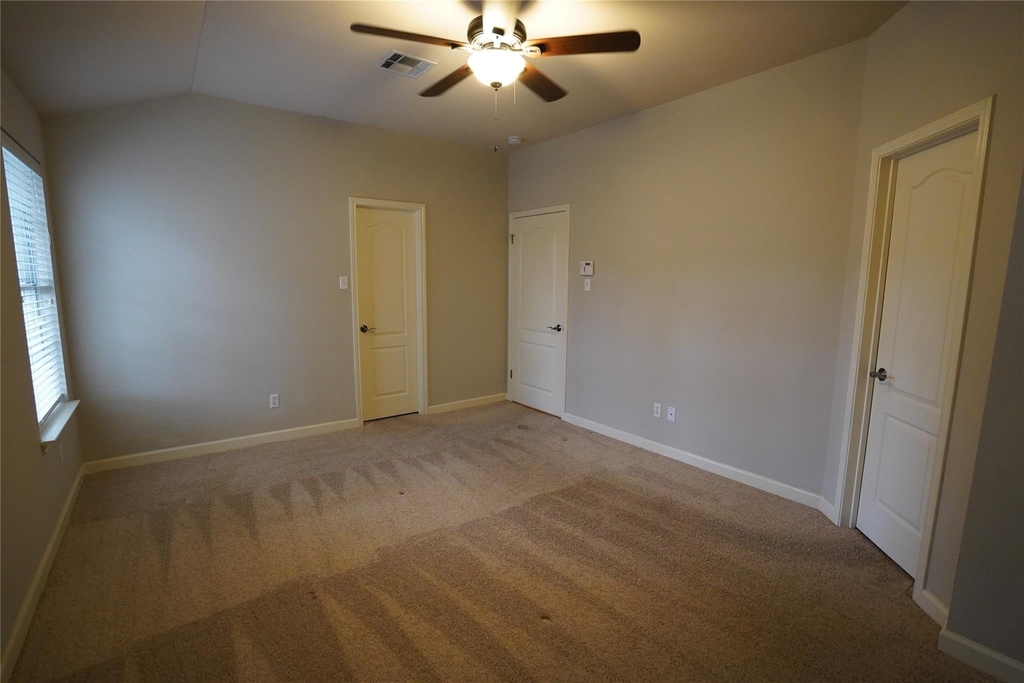 5702 Fitchwood Ln - Photo 8