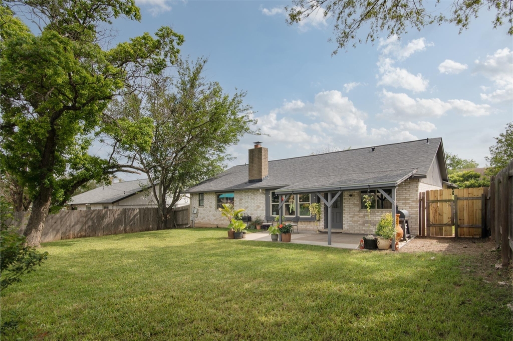 304 Skyloop Dr - Photo 4