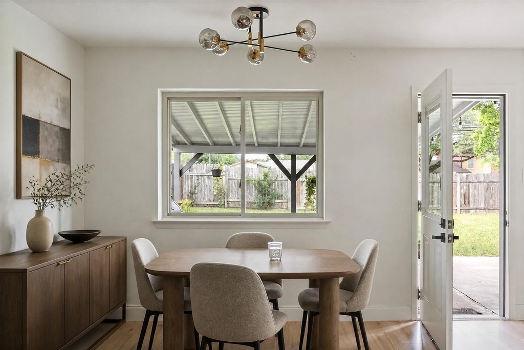 304 Skyloop Dr - Photo 1