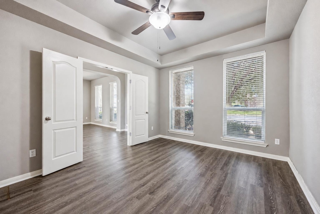 701 Crestwood Ln - Photo 7