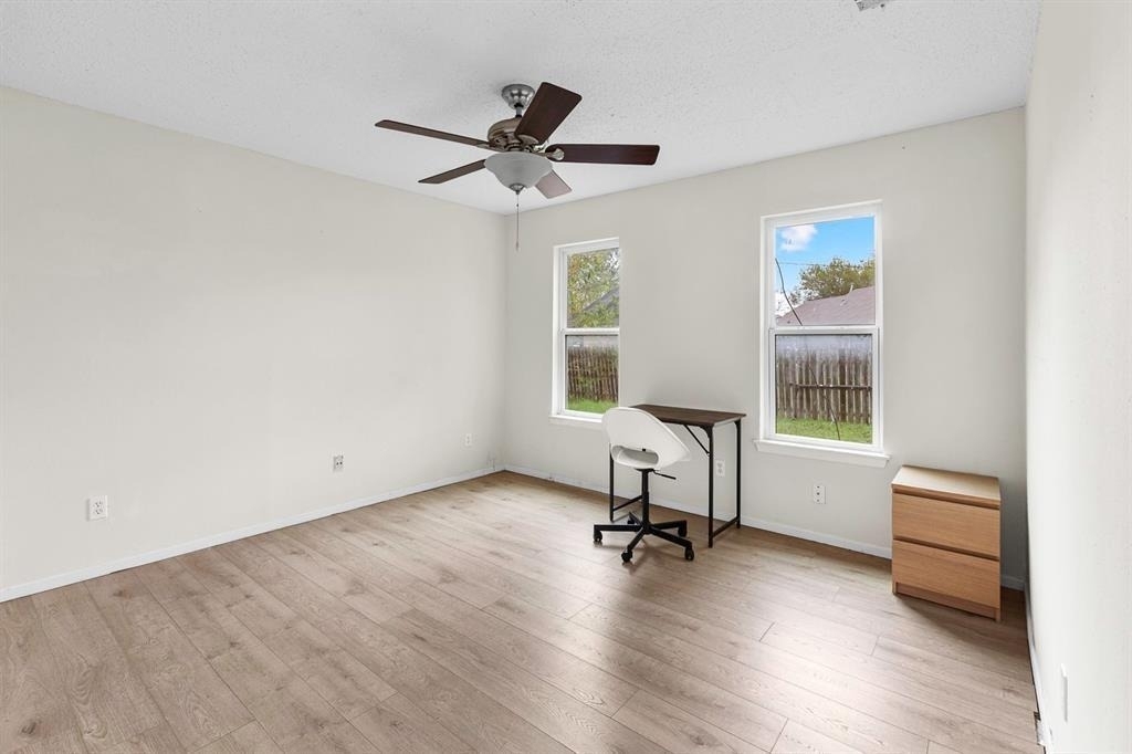 1907 W Loop #b - Photo 6