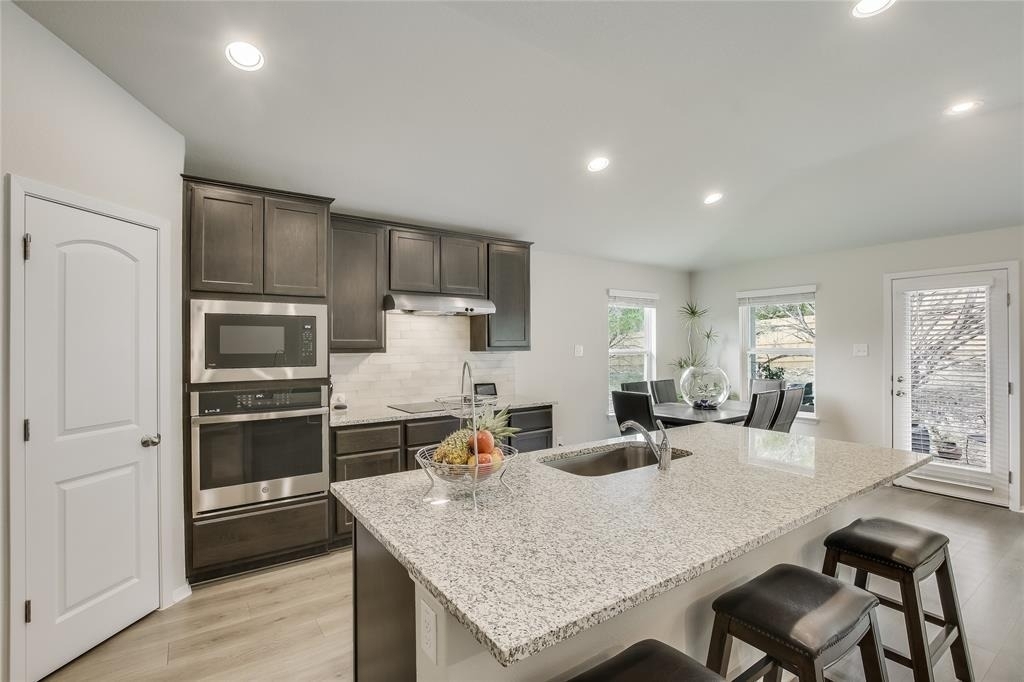 3703 Stillwood Ln - Photo 2